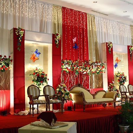 Orchardz Hotel Ayani Pontianak Ngoại thất bức ảnh