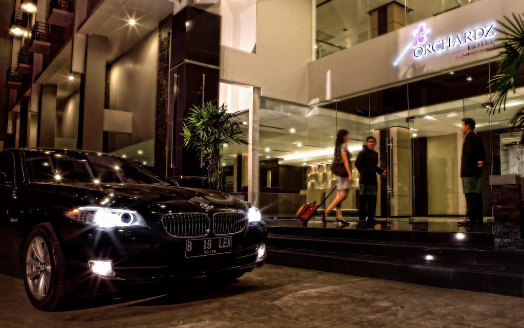 Orchardz Hotel Ayani Pontianak Ngoại thất bức ảnh