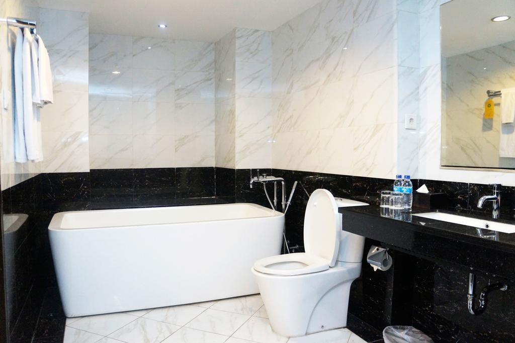Orchardz Hotel Ayani Pontianak Ngoại thất bức ảnh