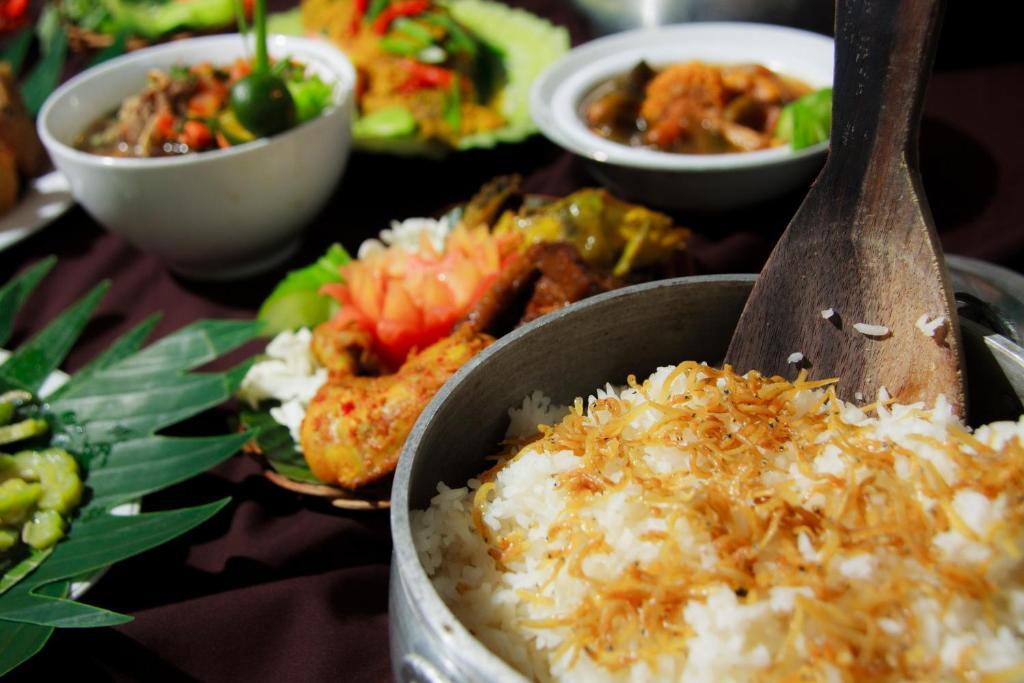 Orchardz Hotel Ayani Pontianak Ngoại thất bức ảnh