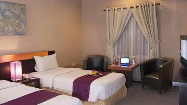 Orchardz Hotel Ayani Pontianak Ngoại thất bức ảnh