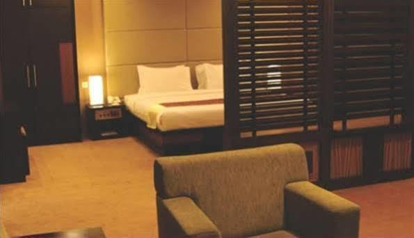 Orchardz Hotel Ayani Pontianak Ngoại thất bức ảnh
