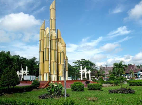 Orchardz Hotel Ayani Pontianak Ngoại thất bức ảnh