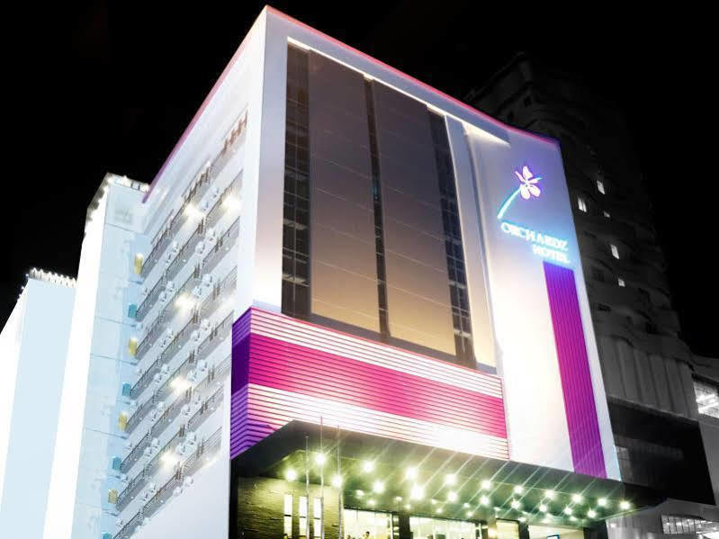 Orchardz Hotel Ayani Pontianak Ngoại thất bức ảnh