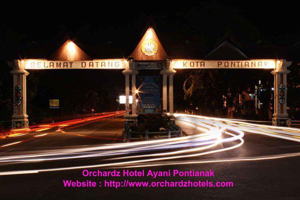 Orchardz Hotel Ayani Pontianak Ngoại thất bức ảnh