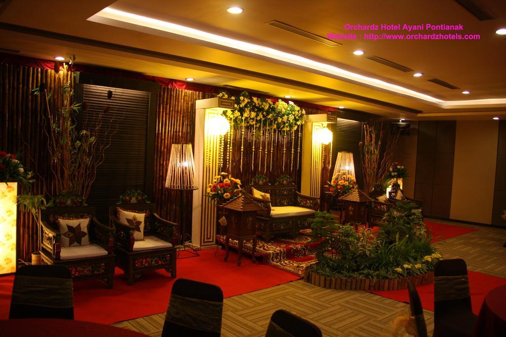 Orchardz Hotel Ayani Pontianak Ngoại thất bức ảnh